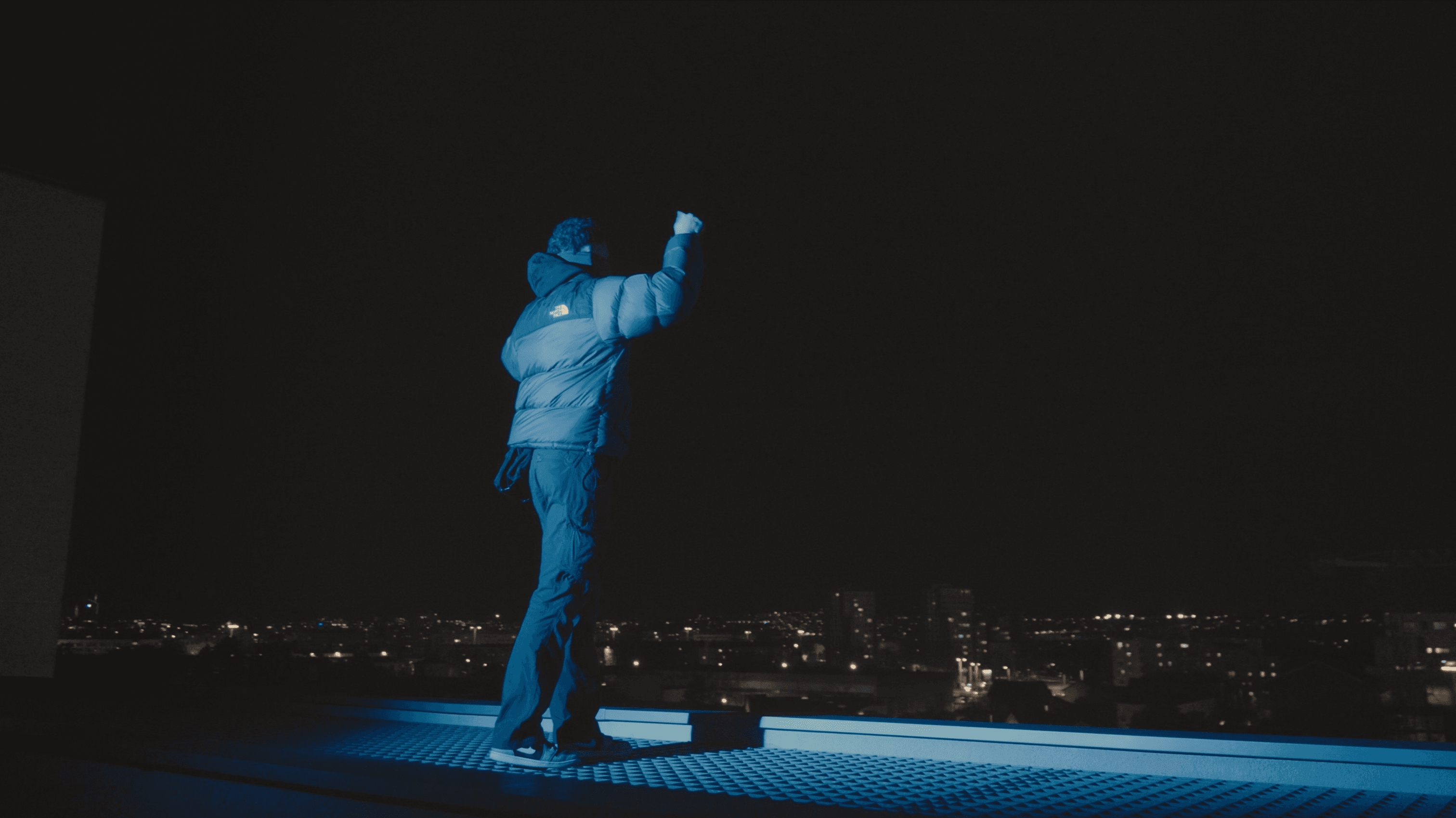 Clip "Un peu de haine" de Yuzu